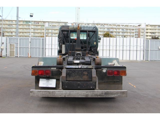 Ref No.A14990481 NISSAN DIESEL QUON Image#5