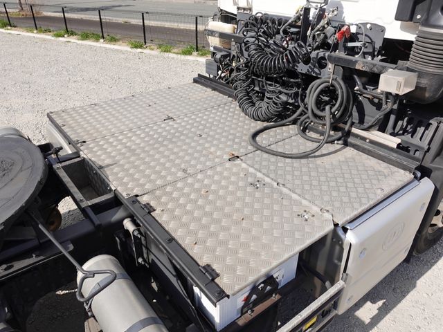 Ref No.A15059403 NISSAN DIESEL QUON Image#14