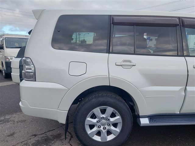 Ref No.A15114111 MITSUBISHI PAJERO Image#10