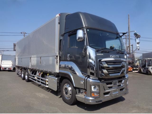 ISUZU GIGA