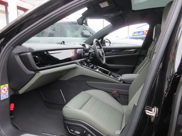 Ref No.A15169628 PORSCHE PANAMERA Image#18
