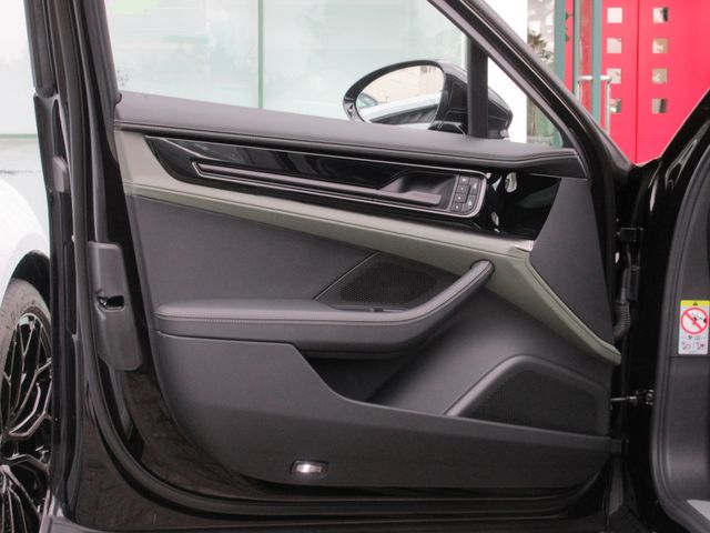 Ref No.A15169628 PORSCHE PANAMERA Image#17