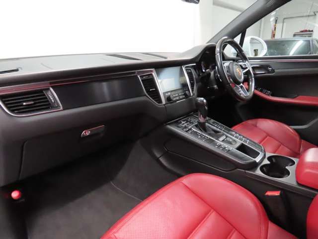Ref No.A15198876 PORSCHE MACAN Image#14