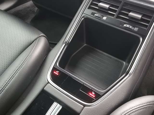 Ref No.A15199079 PORSCHE PANAMERA Image#12