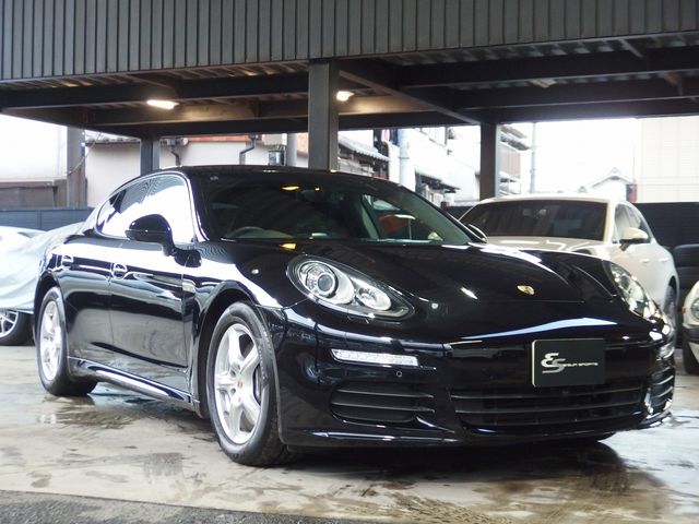 PORSCHE PANAMERA