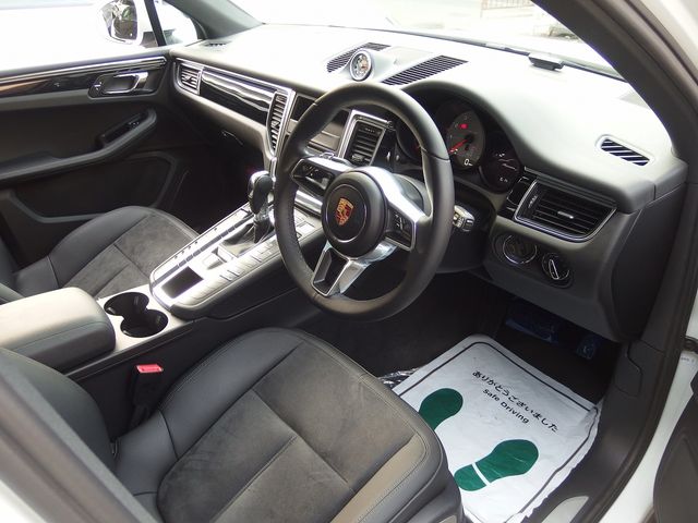 Ref No.A15225919 PORSCHE MACAN Image#17