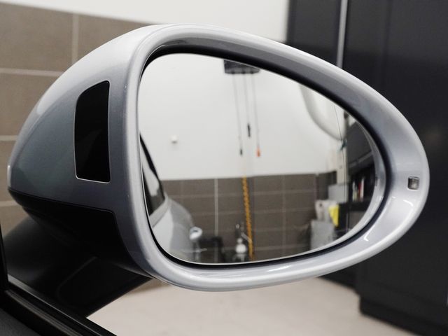 Ref No.A15226148 PORSCHE MACAN Image#11