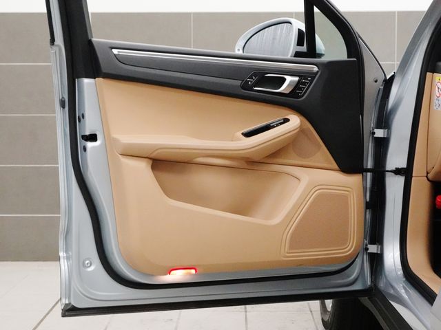Ref No.A15226148 PORSCHE MACAN Image#17