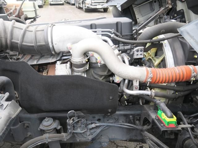 Ref No.A15226377 NISSAN DIESEL QUON Image#18