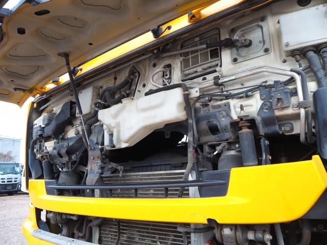 Ref No.A15387670 NISSAN DIESEL QUON Image#15
