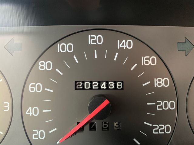 Ref No.A15403395 VOLVO 940 Image#17