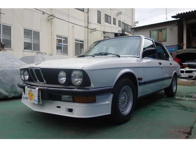 BMW 5 SERIES
