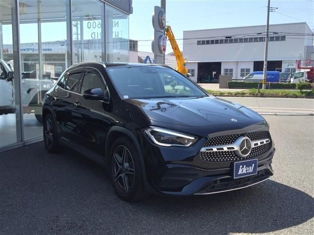 MERCEDES GLA CLASS
