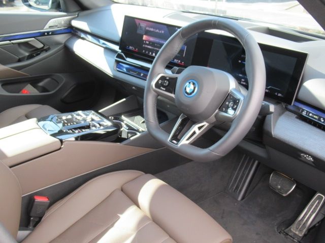 Ref No.A15424324 BMW i5 Image#18