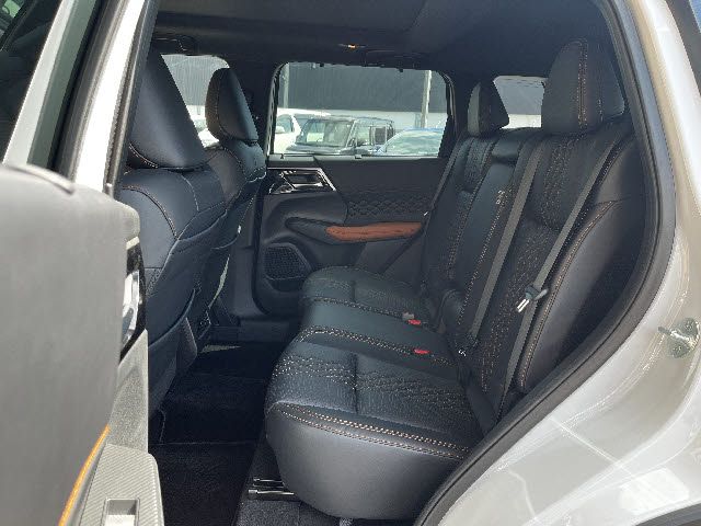 Ref No.A15474775 MITSUBISHI OUTLANDER PHEV Image#13