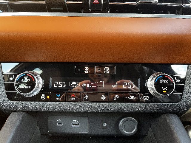Ref No.A15474775 MITSUBISHI OUTLANDER PHEV Image#15
