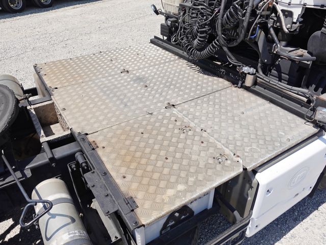 Ref No.A15513519 NISSAN DIESEL QUON Image#15