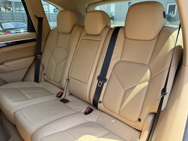 Ref No.A15565177 PORSCHE CAYENNE Image#13