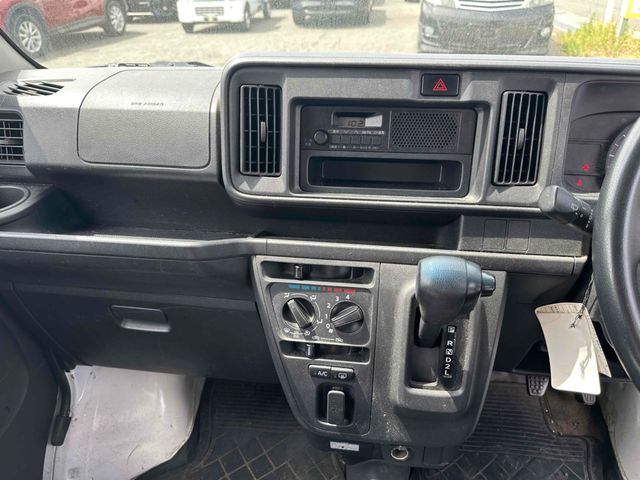 Ref No.A15565749 DAIHATSU HIJET CARGO Image#17