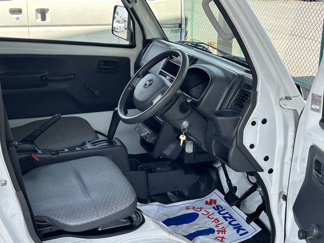 Ref No.A15565756 NISSAN NT100CLIPPER Image#2