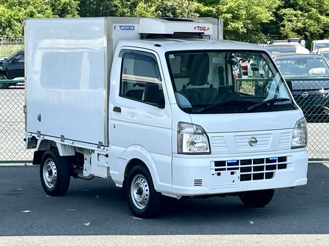 NISSAN NT100CLIPPER