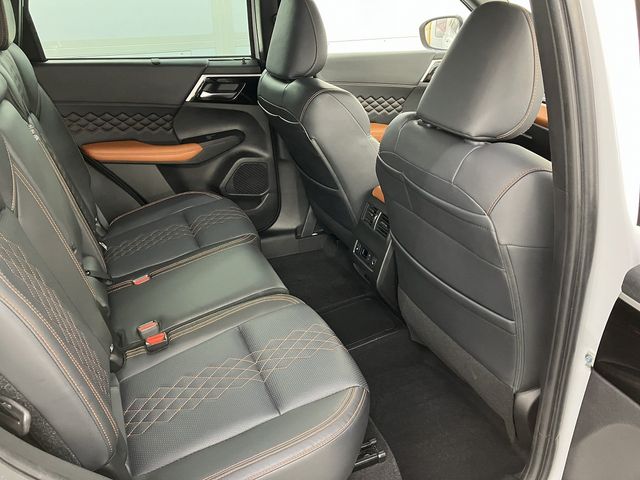 Ref No.A15576127 MITSUBISHI OUTLANDER PHEV Image#11