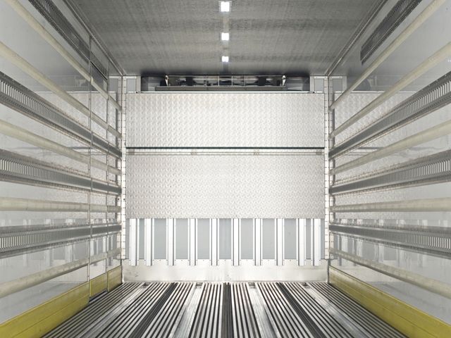 Ref No.A15576392 MITSUBISHI SUPER GREAT Image#17