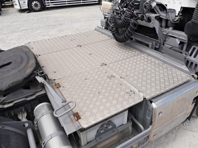 Ref No.A15604191 NISSAN DIESEL QUON Image#16