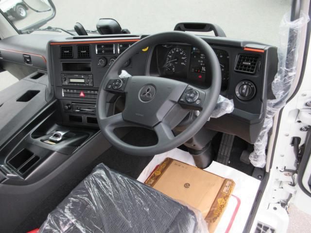 Ref No.A15625797 MITSUBISHI SUPER GREAT Image#7