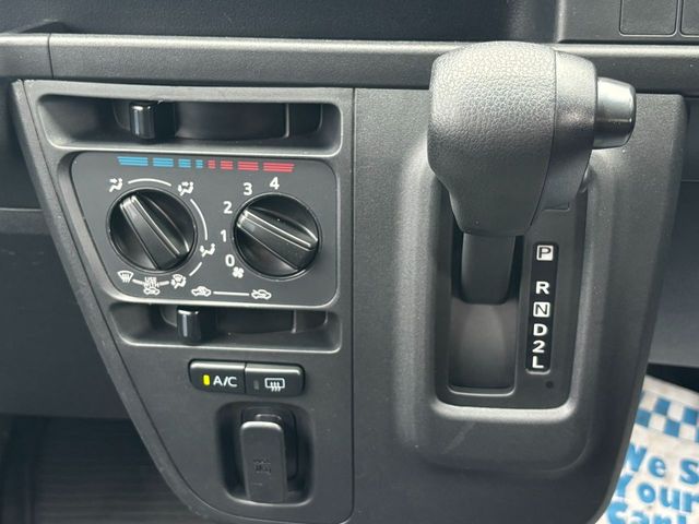 Ref No.A15632757 DAIHATSU HIJET CARGO Image#9