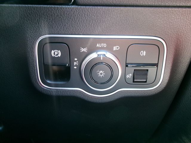 Ref No.A15683137 MERCEDES GLA CLASS Image#17