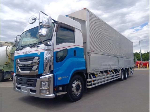 ISUZU GIGA