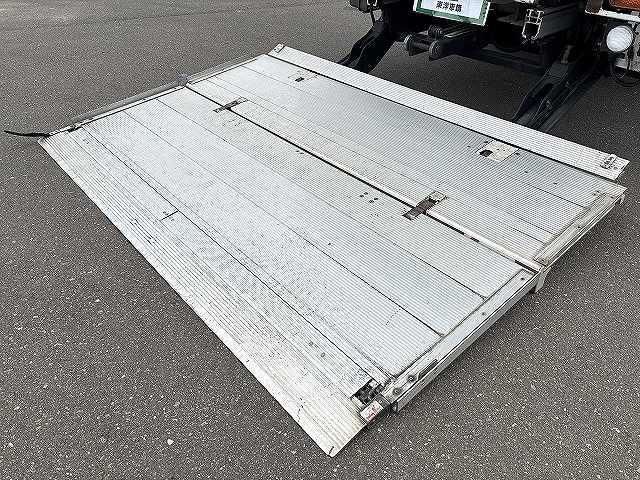 Ref No.A15768978 NISSAN DIESEL QUON Image#8