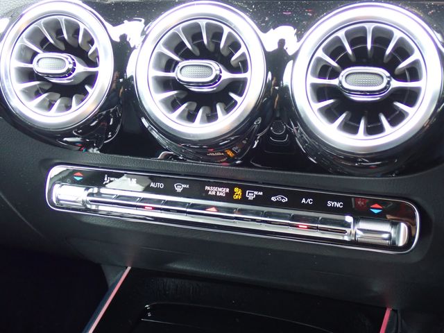 Ref No.A15809345 MERCEDES GLA CLASS Image#20