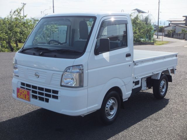 NISSAN NT100CLIPPER
