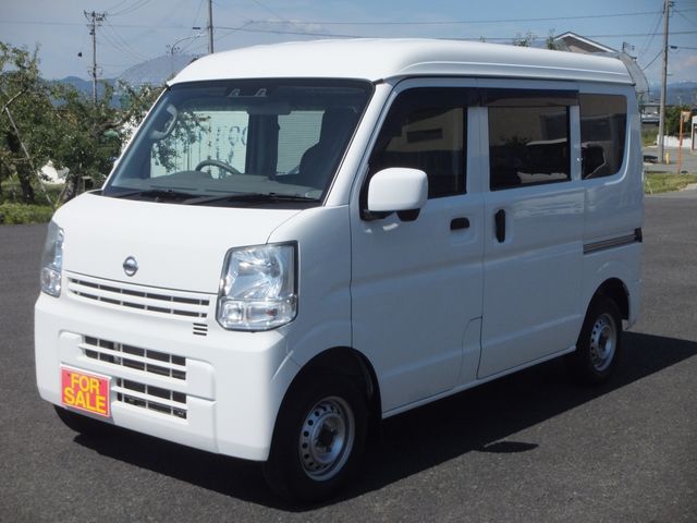 NISSAN NT100CLIPPER