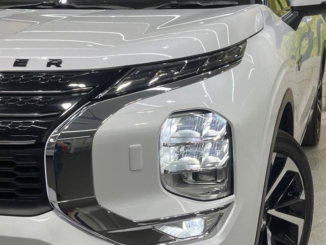 Ref No.A15837561 MITSUBISHI OUTLANDER PHEV Image#12