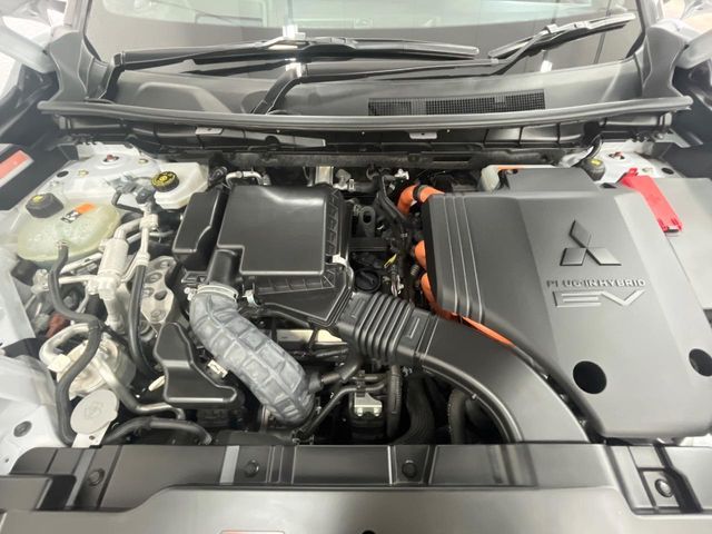 Ref No.A15837561 MITSUBISHI OUTLANDER PHEV Image#18