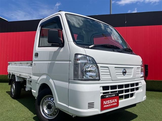 NISSAN NT100CLIPPER