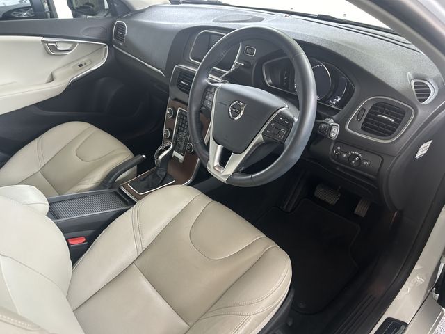 Ref No.A15837886 VOLVO V40 Image#10