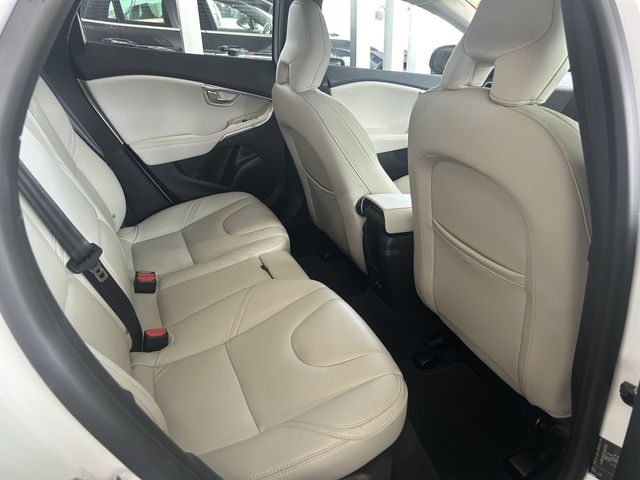 Ref No.A15837886 VOLVO V40 Image#12