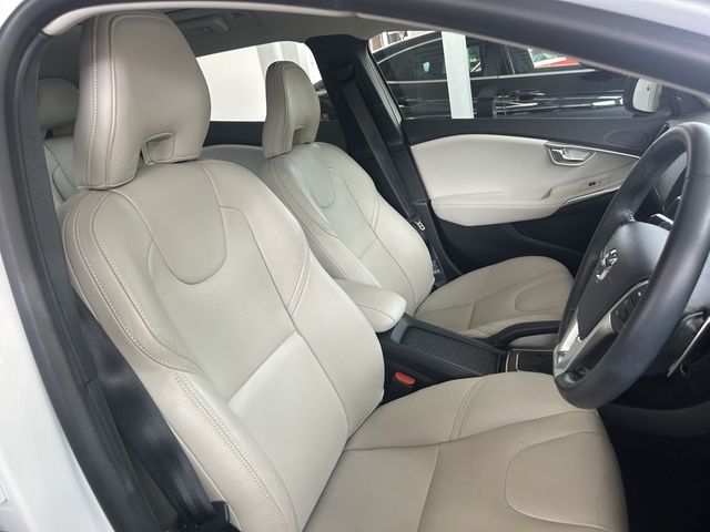 Ref No.A15837886 VOLVO V40 Image#9