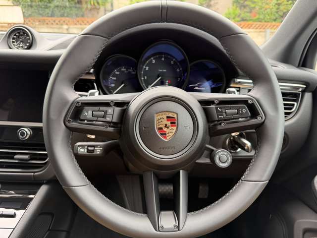 Ref No.A15842369 PORSCHE MACAN Image#11
