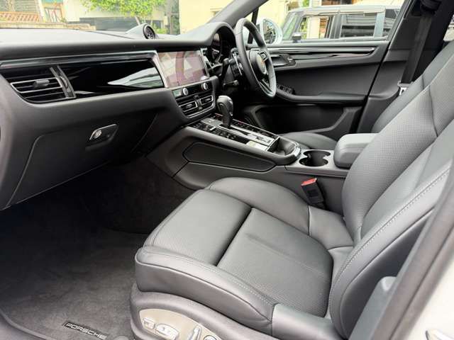 Ref No.A15842369 PORSCHE MACAN Image#19