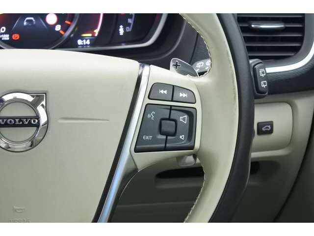 Ref No.A15861140 VOLVO V40 Image#17