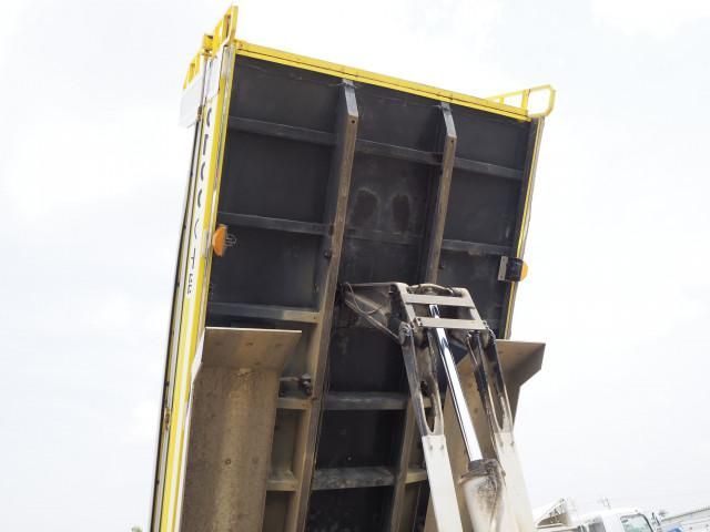 Ref No.A15897508 NISSAN DIESEL QUON Image#12