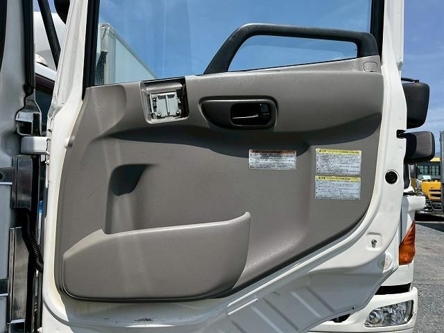 Ref No.A15898235 NISSAN DIESEL QUON Image#18
