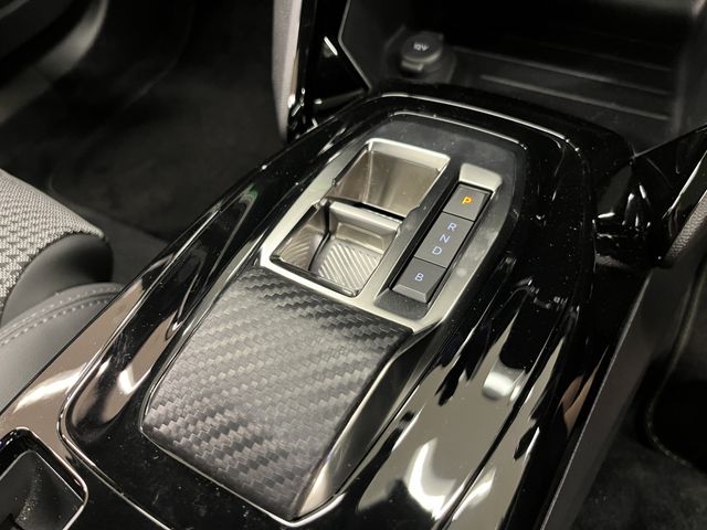 Ref No.A15926282 PEUGEOT e-2008 Image#9