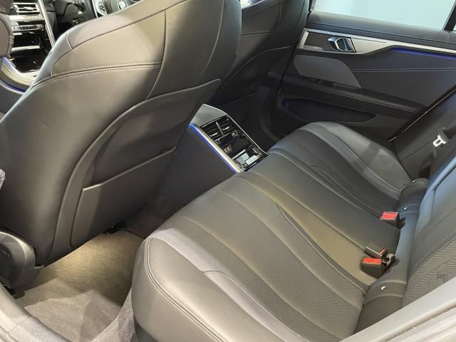 Ref No.A15926680 BMW 8 SERIES Image#11
