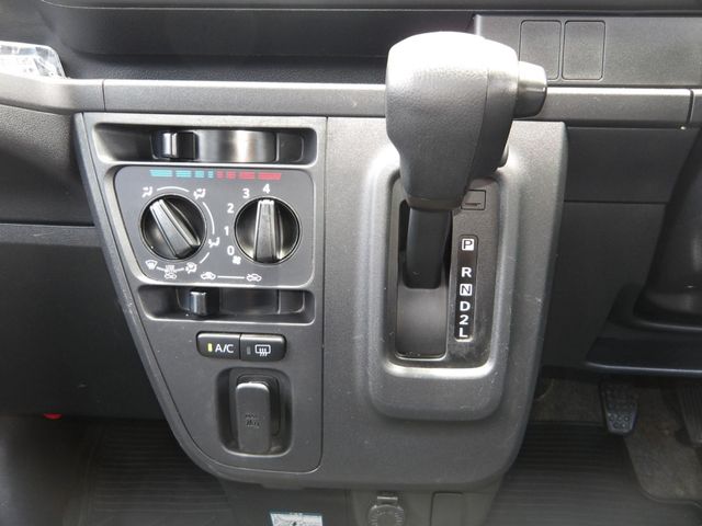 Ref No.A15931559 DAIHATSU HIJET CARGO Image#11